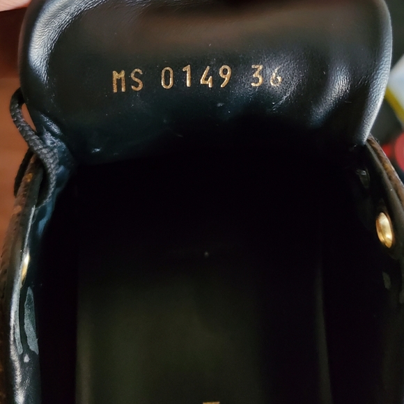 Louis Vuitton Sneakers - Picture 6 of 6